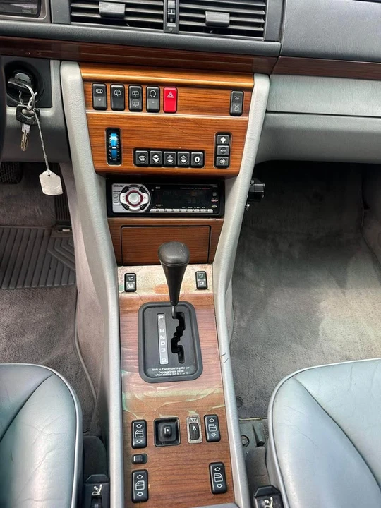 1990 Mercedes-Benz W124 E-Class - Image 9 of 11