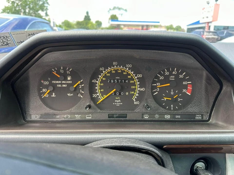 1990 Mercedes-Benz W124 E-Class - Image 6 of 11