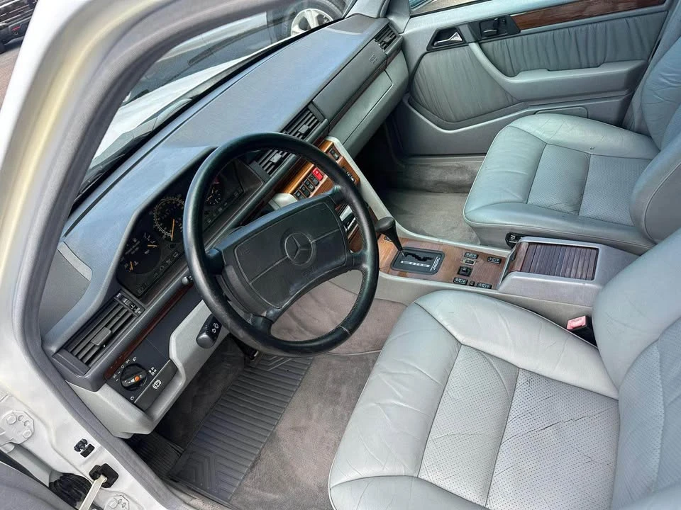 1990 Mercedes-Benz W124 E-Class - Image 4 of 11