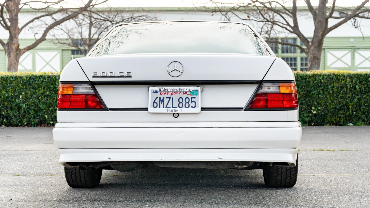 1990 Mercedes-Benz W124 E-Class - Image 17 of 31