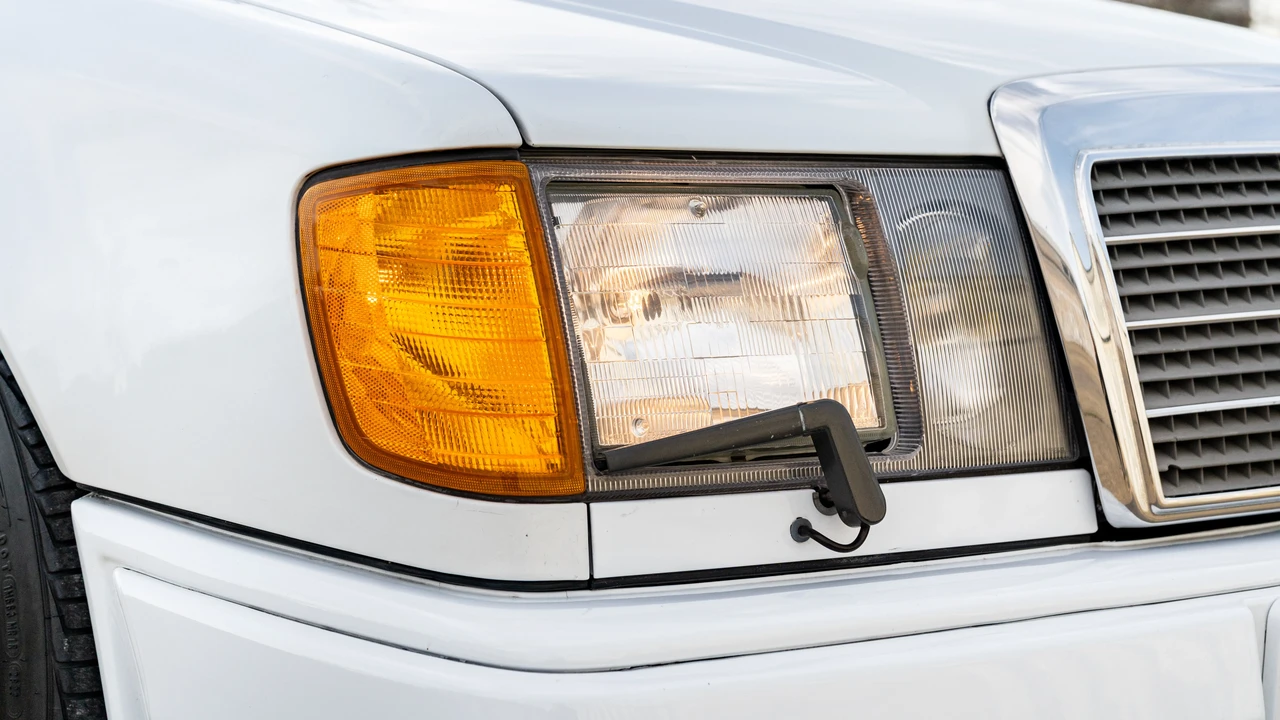 1990 Mercedes-Benz W124 E-Class - Image 16 of 31