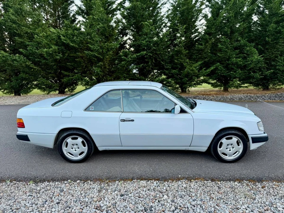 1990 Mercedes-Benz W124 E-Class - Image 19 of 24