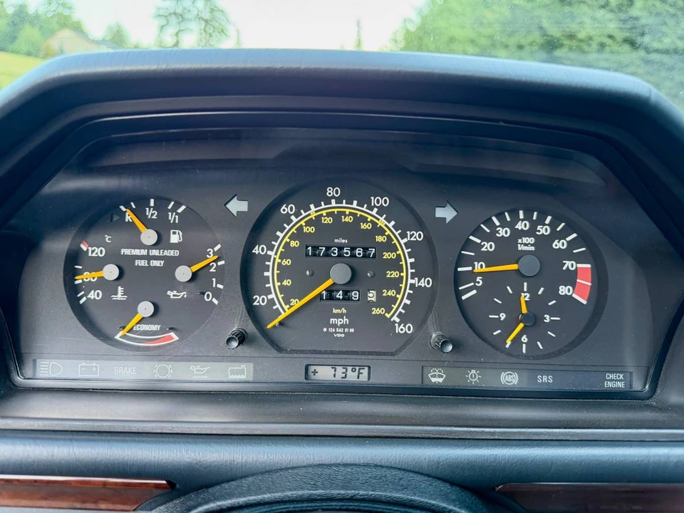 1990 Mercedes-Benz W124 E-Class - Image 17 of 24