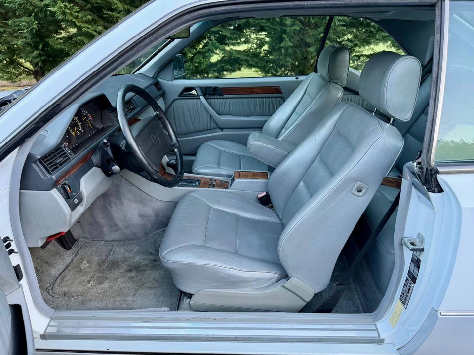 1990 Mercedes-Benz W124 E-Class - Image 12 of 24