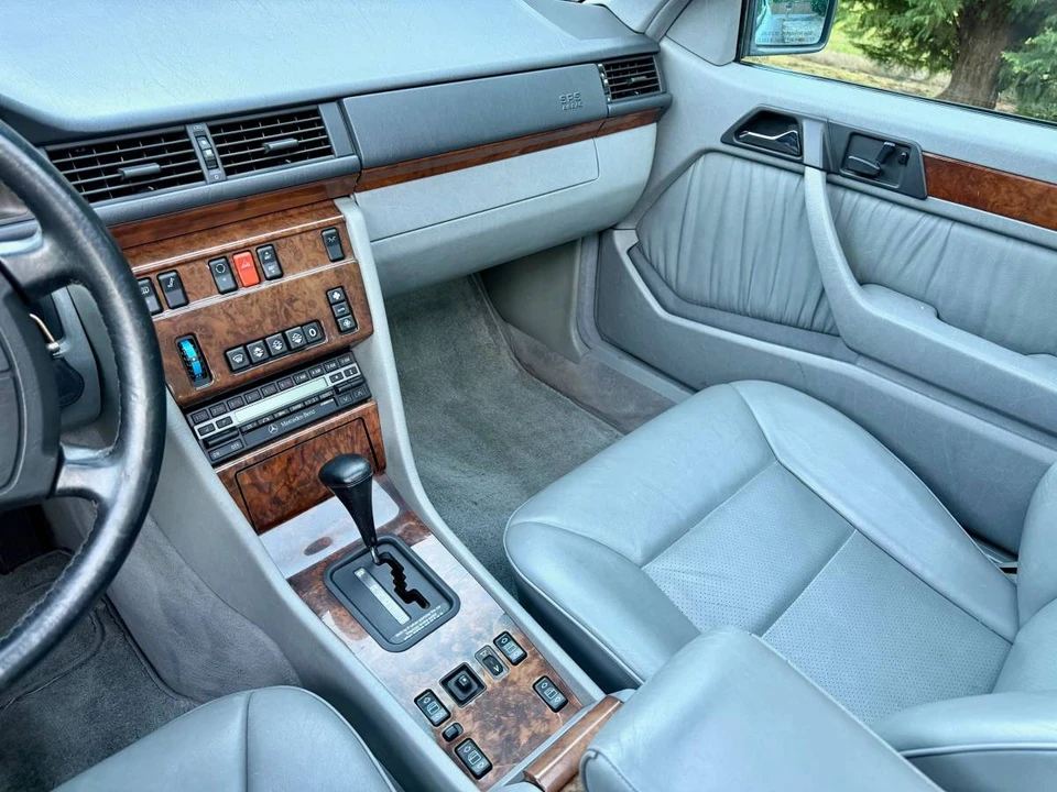 1990 Mercedes-Benz W124 E-Class - Image 16 of 24