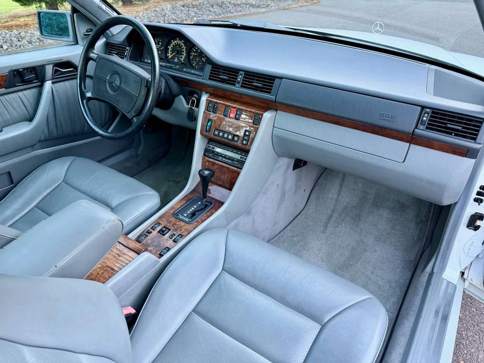 1990 Mercedes-Benz W124 E-Class - Image 23 of 24