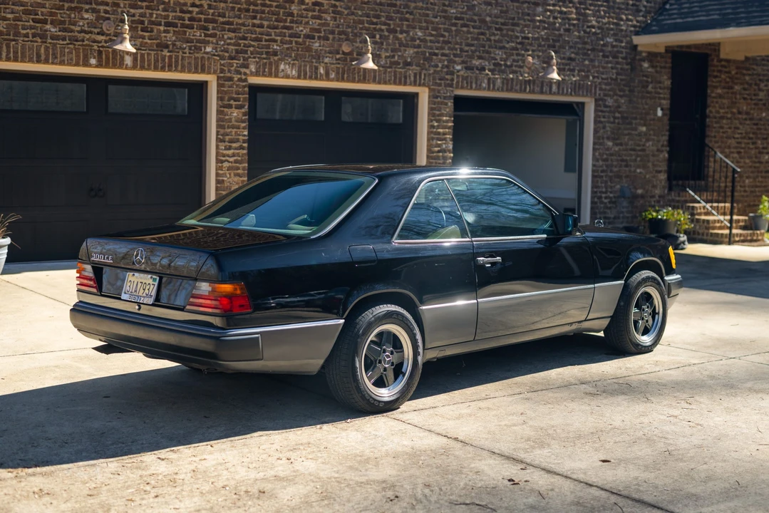 1990 Mercedes-Benz W124 E-Class - Image 14 of 31