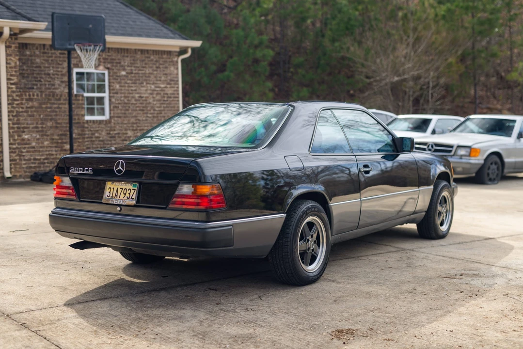 1990 Mercedes-Benz W124 E-Class - Image 10 of 31