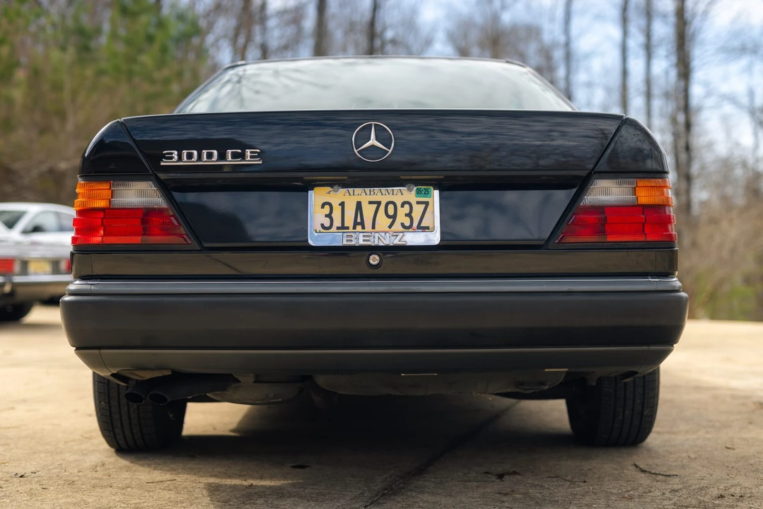 1990 Mercedes-Benz W124 E-Class - Image 9 of 31