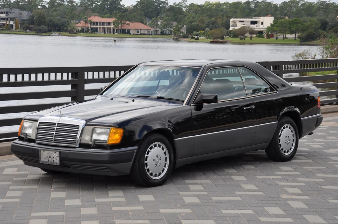 1990 Mercedes-Benz W124 E-Class - Image 2 of 31