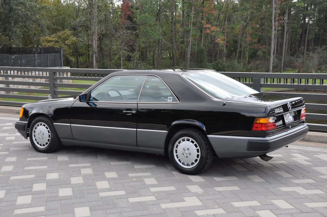 1990 Mercedes-Benz W124 E-Class - Image 8 of 31