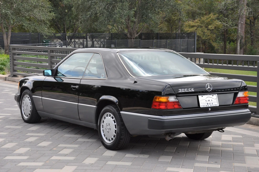 1990 Mercedes-Benz W124 E-Class - Image 9 of 31
