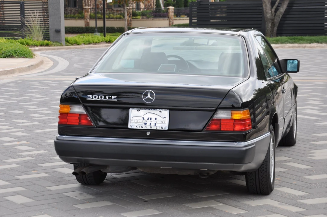 1990 Mercedes-Benz W124 E-Class - Image 12 of 31