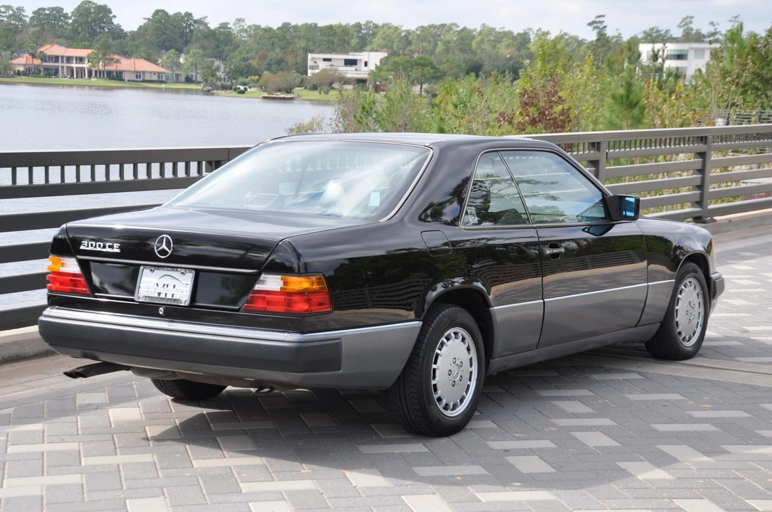 1990 Mercedes-Benz W124 E-Class - Image 14 of 31