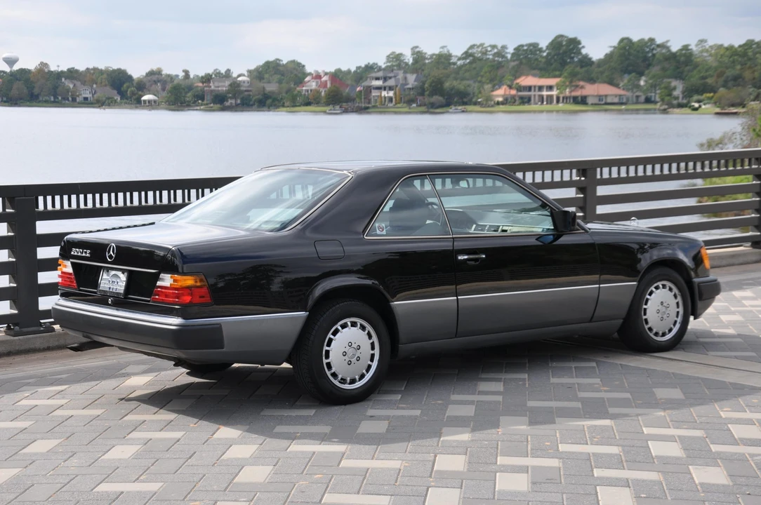 1990 Mercedes-Benz W124 E-Class - Image 15 of 31