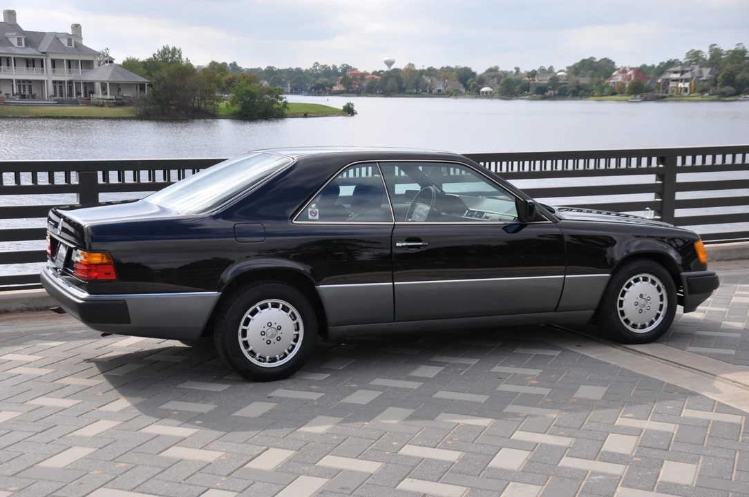1990 Mercedes-Benz W124 E-Class - Image 16 of 31