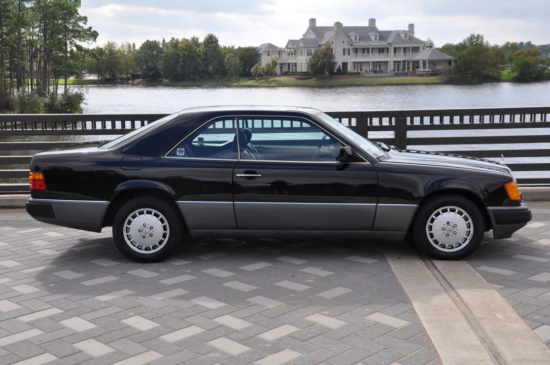 1990 Mercedes-Benz W124 E-Class - Image 17 of 31