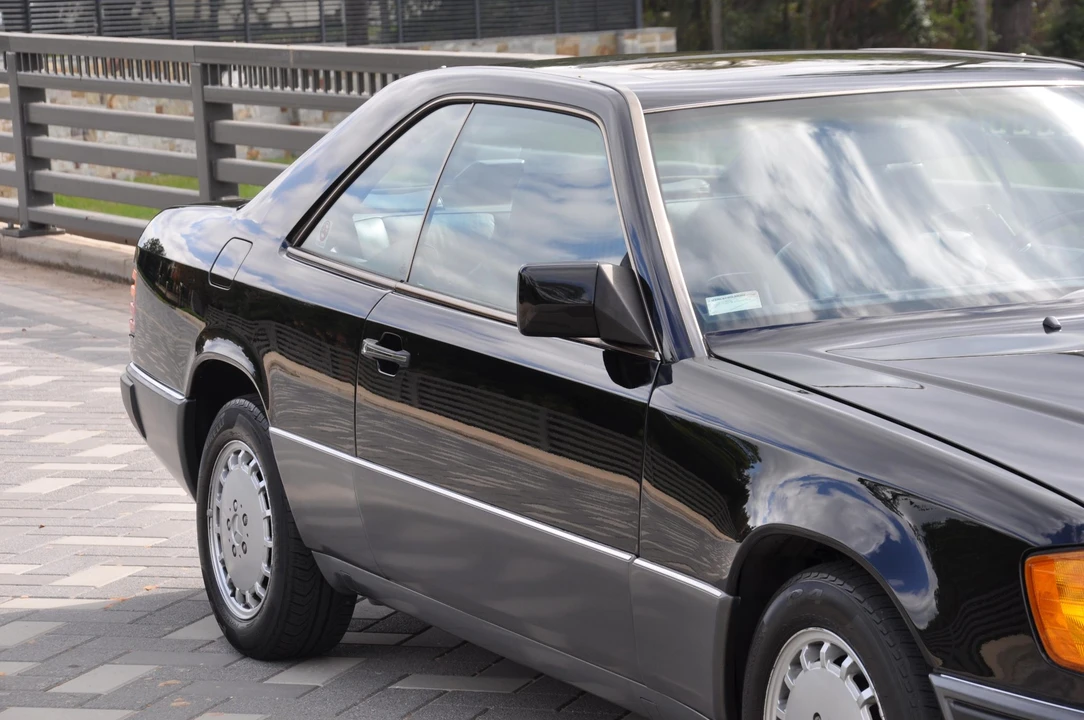 1990 Mercedes-Benz W124 E-Class - Image 25 of 31