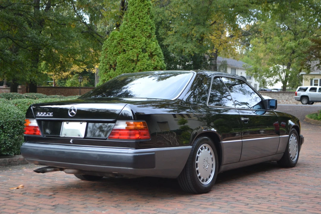 1990 Mercedes-Benz W124 E-Class - Image 25 of 31