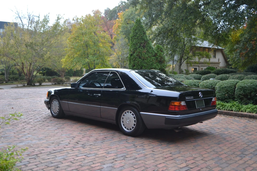 1990 Mercedes-Benz W124 E-Class - Image 13 of 31