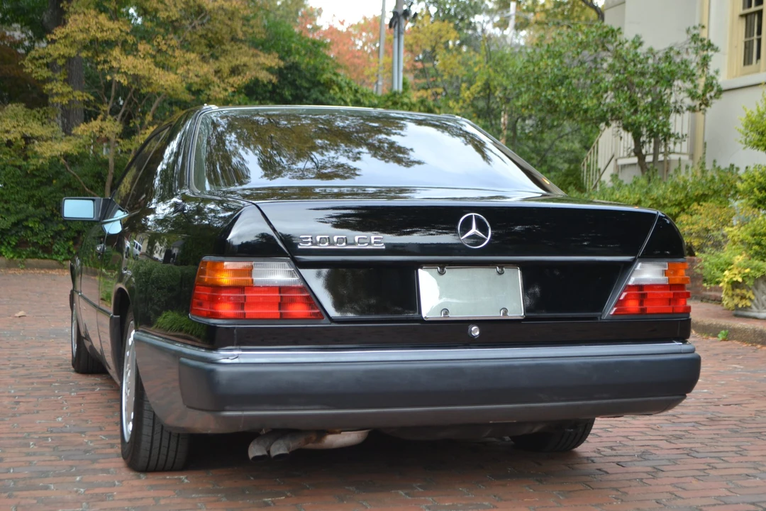 1990 Mercedes-Benz W124 E-Class - Image 18 of 31