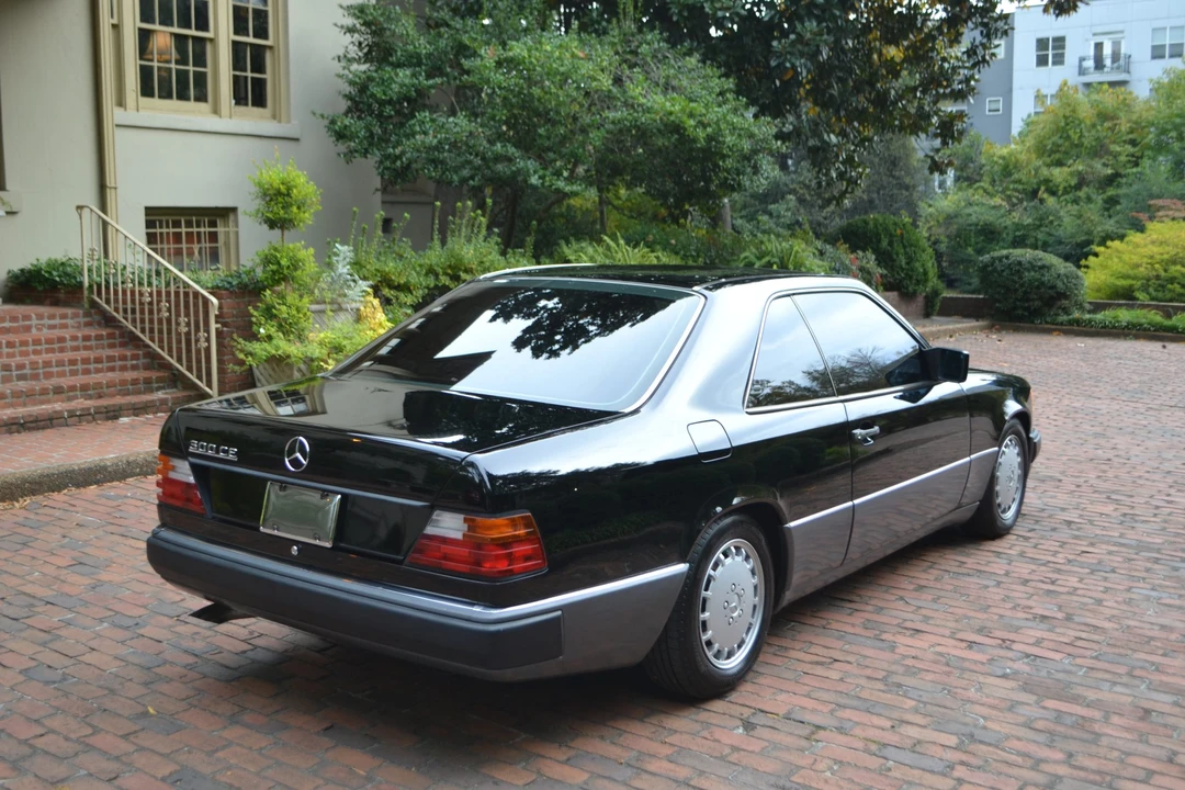 1990 Mercedes-Benz W124 E-Class - Image 24 of 31