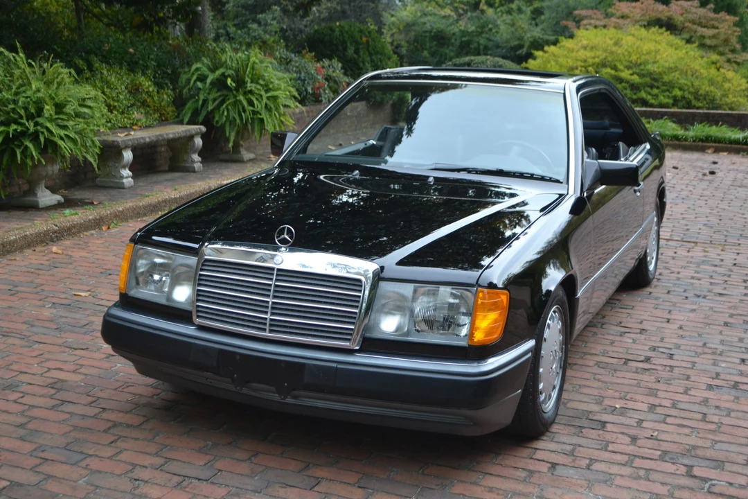 1990 Mercedes-Benz W124 E-Class - Image 2 of 31
