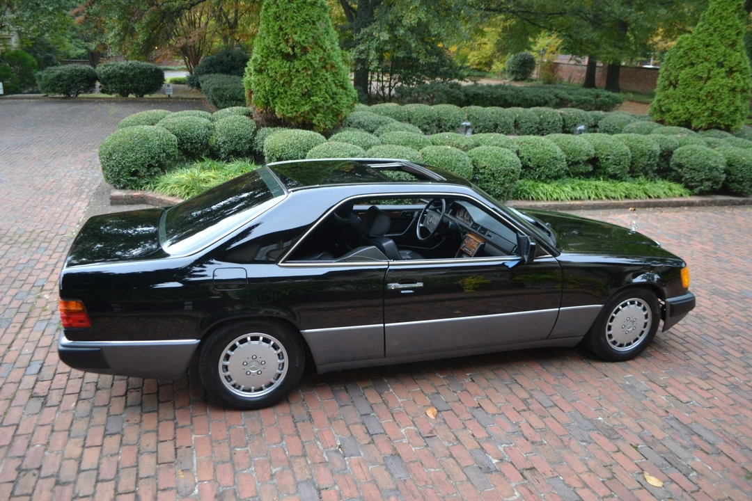 1990 Mercedes-Benz W124 E-Class - Image 26 of 31