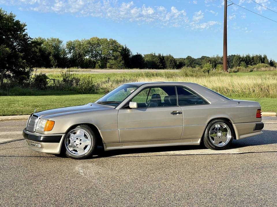 1990 Mercedes-Benz W124 E-Class - Image 2 of 31