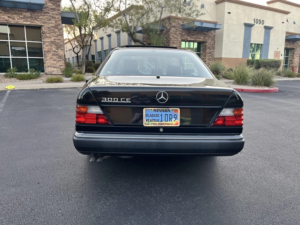1990 Mercedes-Benz W124 E-Class - Image 14 of 31