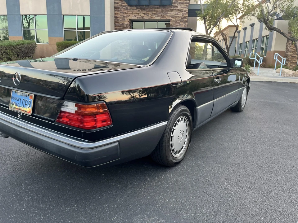 1990 Mercedes-Benz W124 E-Class - Image 11 of 31
