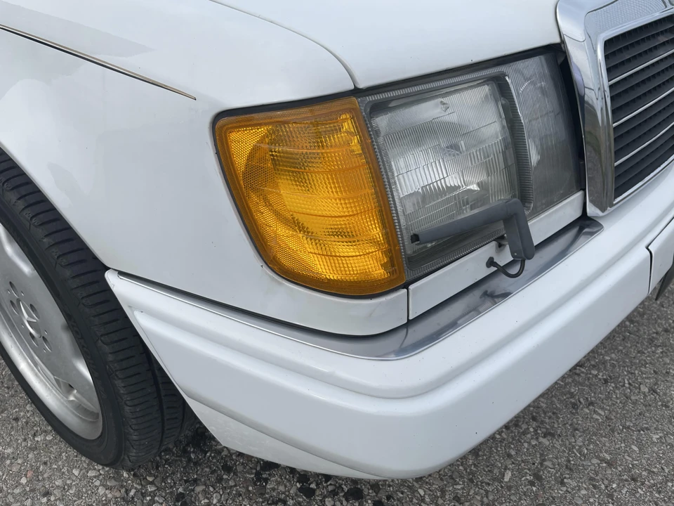1990 Mercedes-Benz W124 E-Class - Image 23 of 31