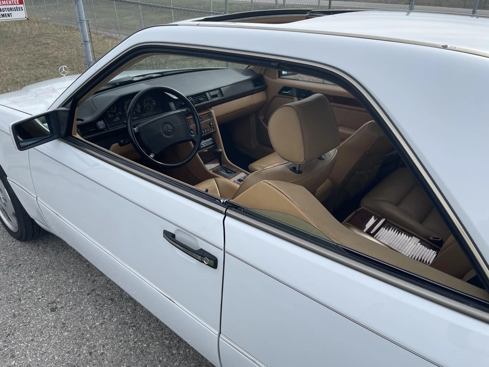 1990 Mercedes-Benz W124 E-Class - Image 30 of 31