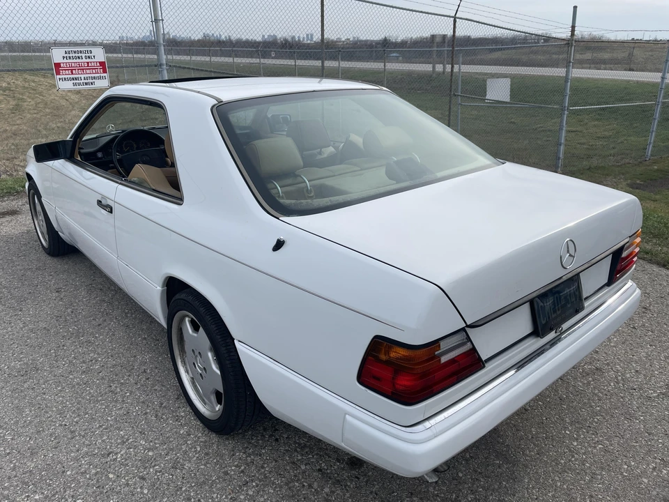 1990 Mercedes-Benz W124 E-Class - Image 14 of 31