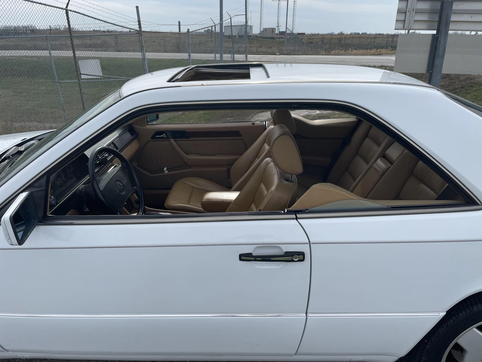 1990 Mercedes-Benz W124 E-Class - Image 28 of 31