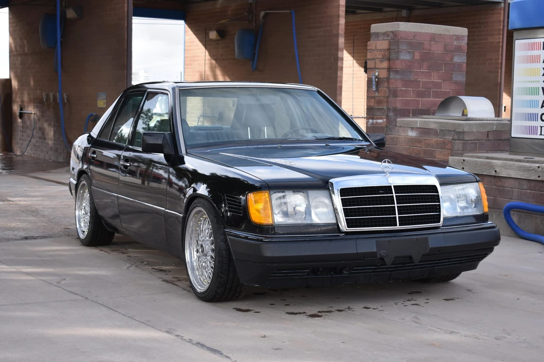 1990 Mercedes-Benz W124 E-Class - Image 2 of 31