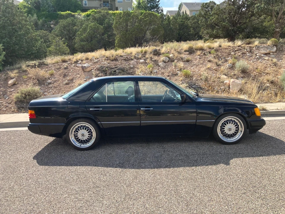 1990 Mercedes-Benz W124 E-Class - Image 12 of 31
