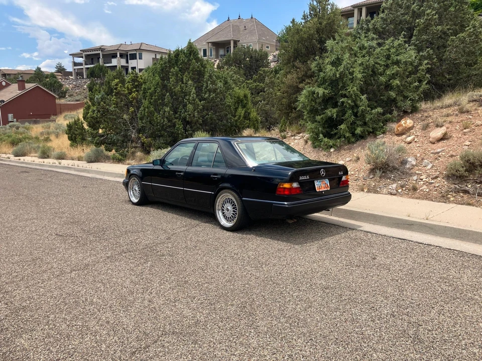 1990 Mercedes-Benz W124 E-Class - Image 16 of 31