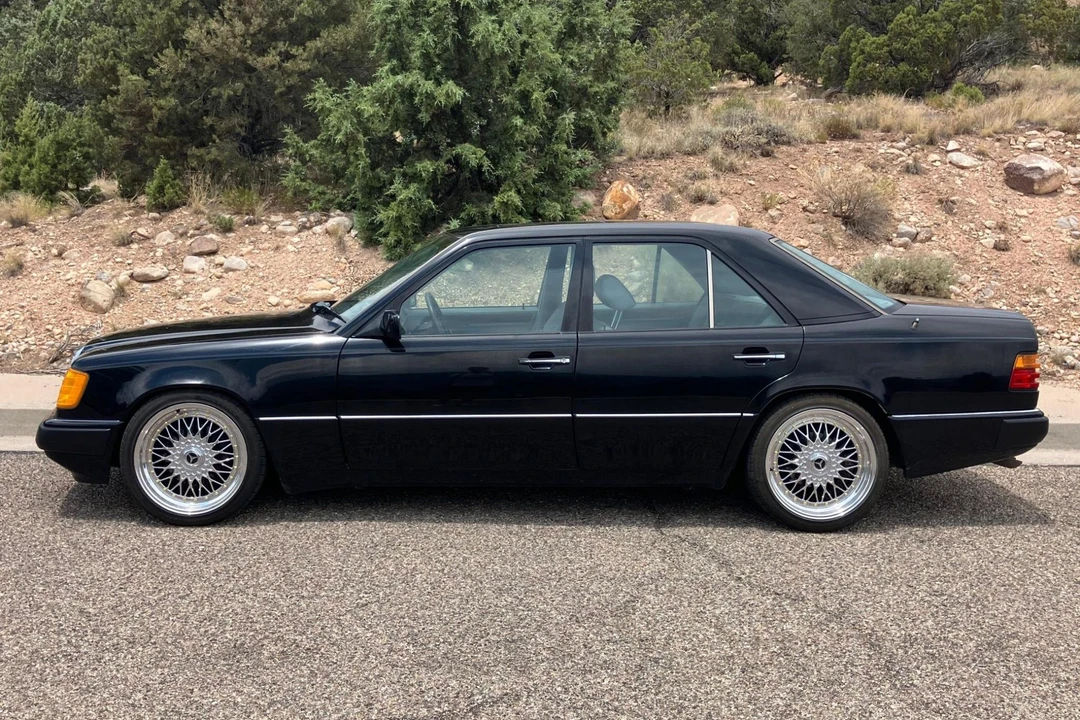 1990 Mercedes-Benz W124 E-Class - Image 17 of 31