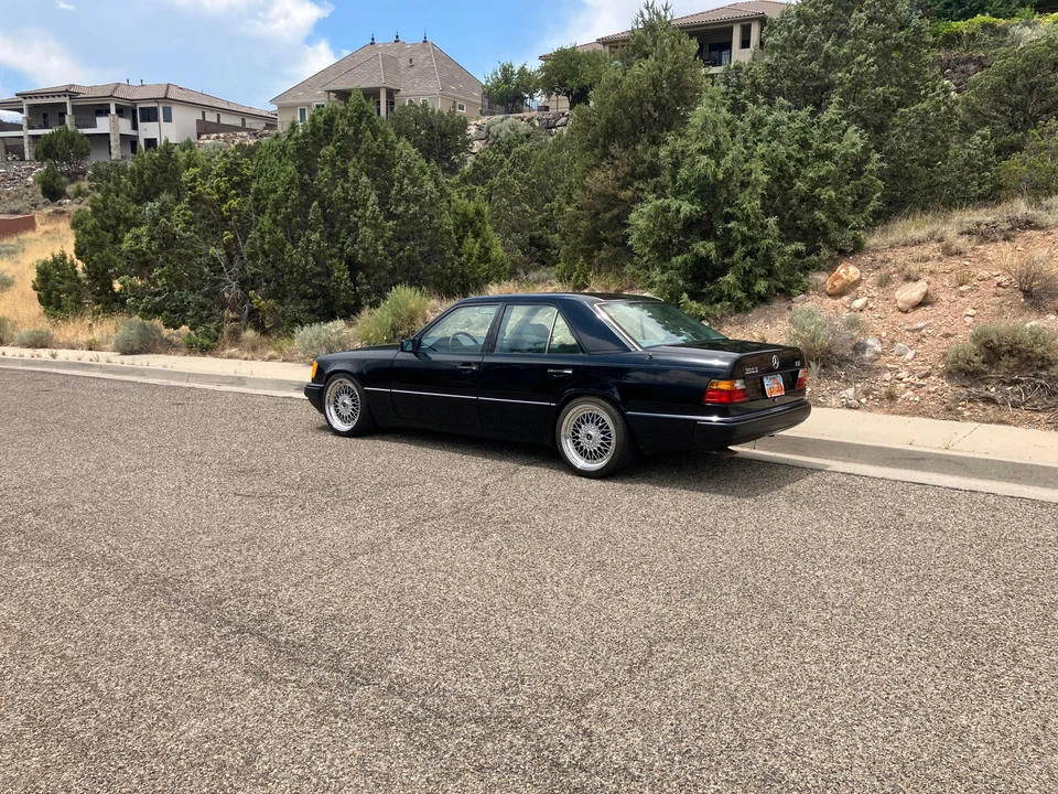 1990 Mercedes-Benz W124 E-Class - Image 17 of 31