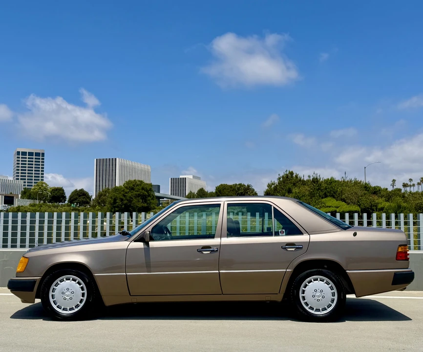 1990 Mercedes-Benz W124 E-Class - Image 22 of 31