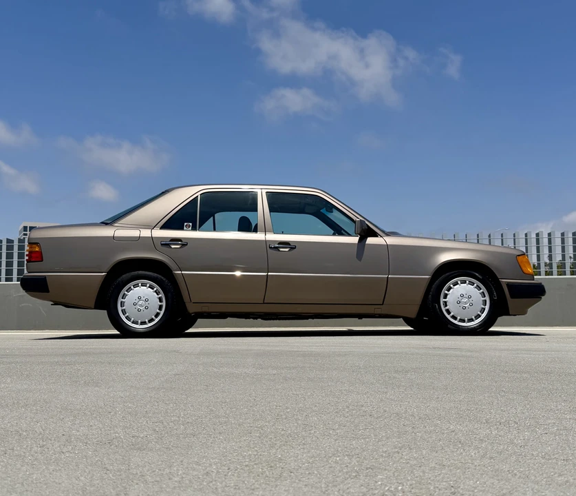 1990 Mercedes-Benz W124 E-Class - Image 15 of 31