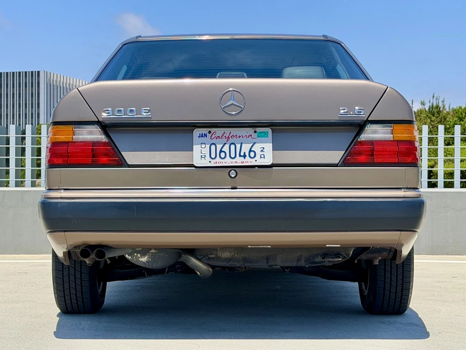 1990 Mercedes-Benz W124 E-Class - Image 30 of 31