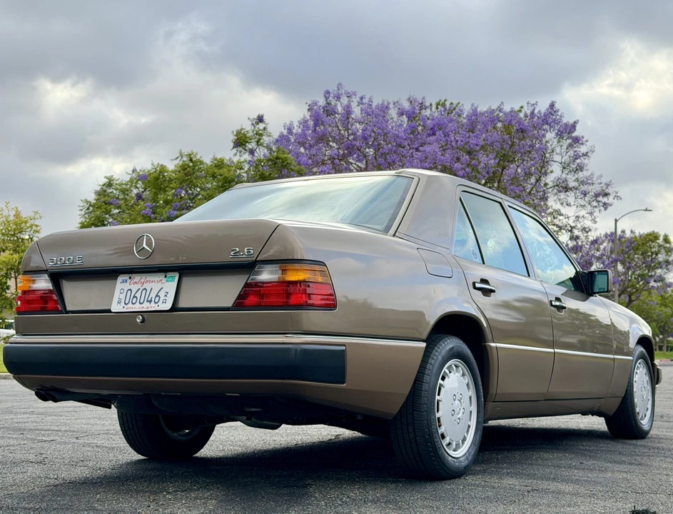 1990 Mercedes-Benz W124 E-Class - Image 16 of 31