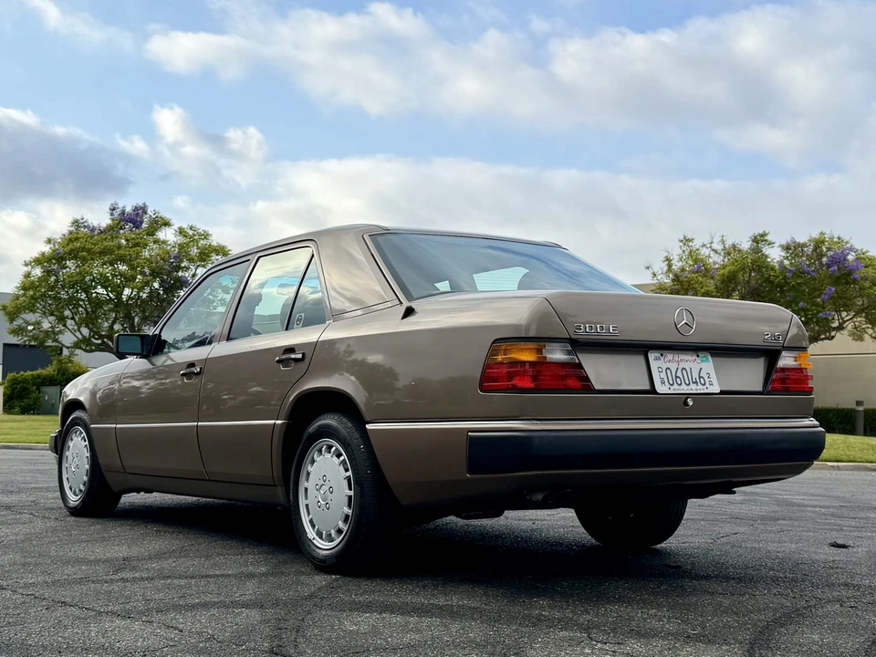 1990 Mercedes-Benz W124 E-Class - Image 18 of 31