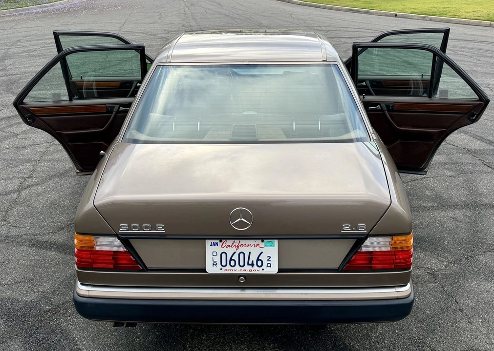 1990 Mercedes-Benz W124 E-Class - Image 28 of 31