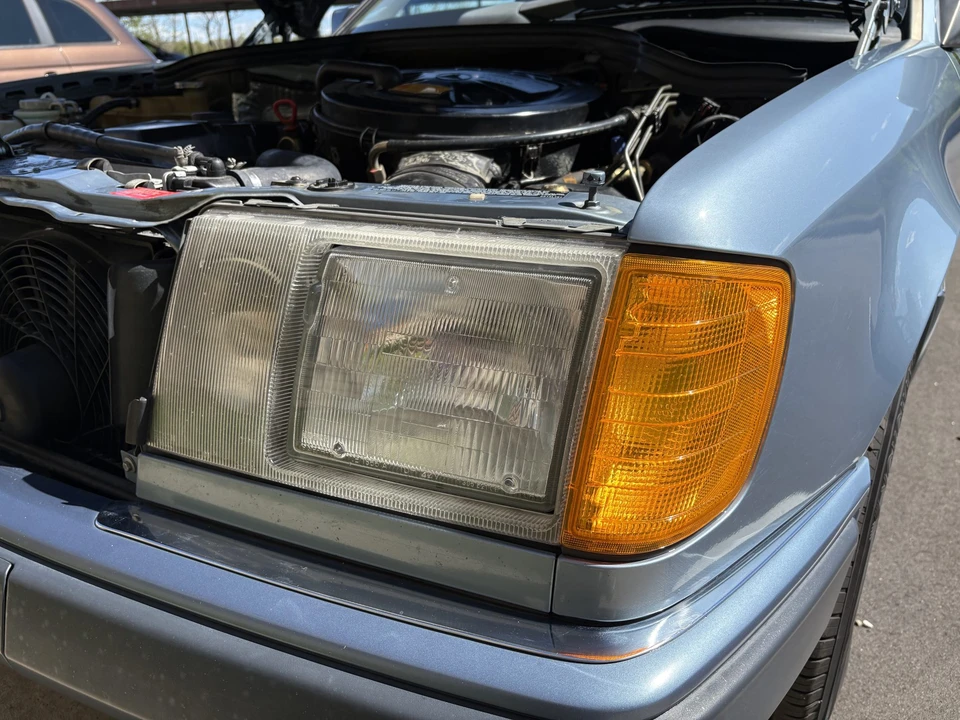 1990 Mercedes-Benz W124 E-Class - Image 11 of 31