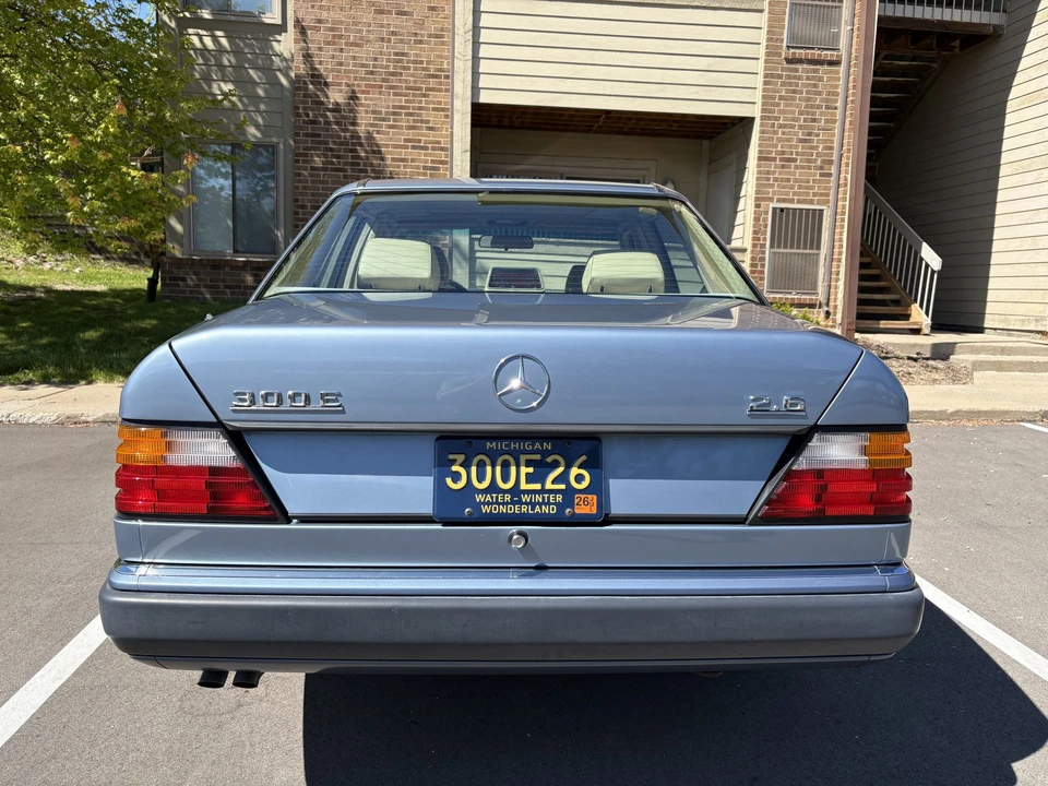 1990 Mercedes-Benz W124 E-Class - Image 8 of 31