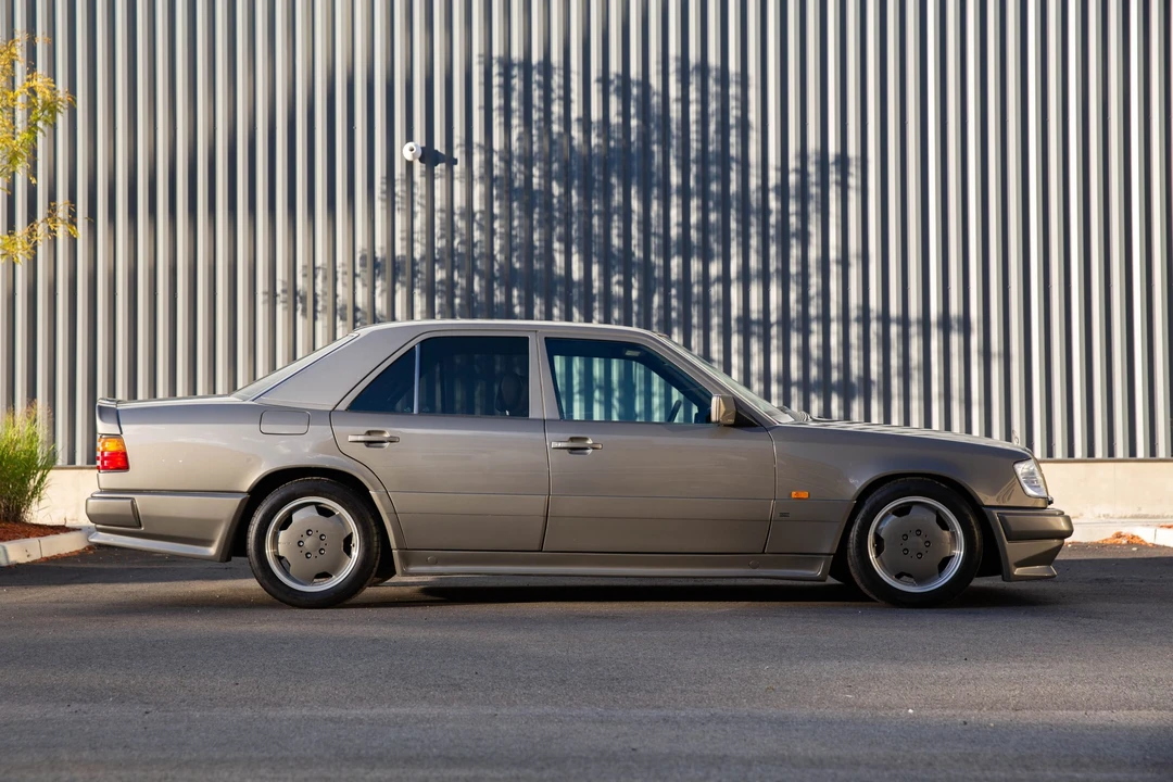 1990 Mercedes-Benz W124 E-Class - Image 11 of 31