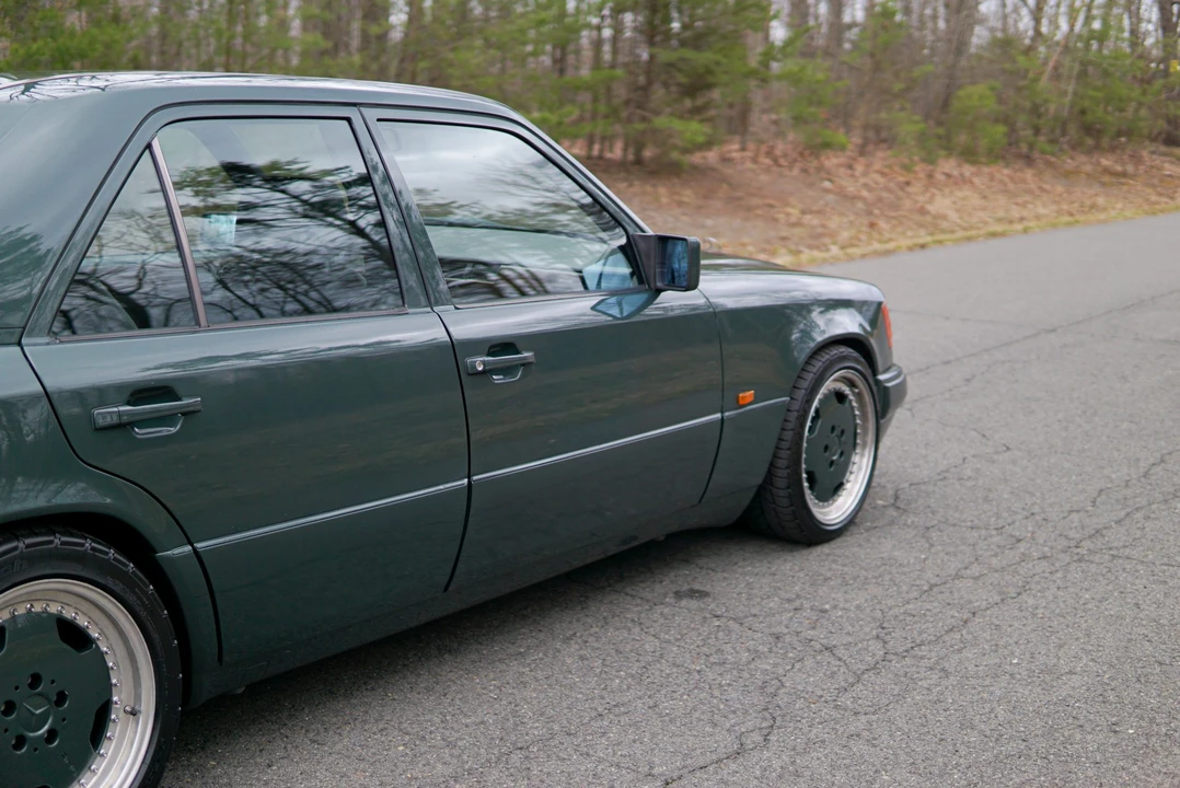 1990 Mercedes-Benz W124 E-Class - Image 29 of 31